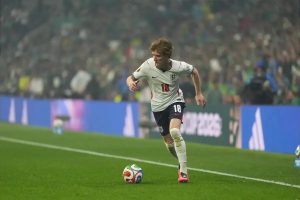 Anthony Gordon recovers and becomes a key player for England in the World Cup.