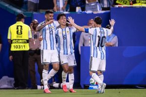 Argentina resiste susto e garante lugar nos oitavos do Mundial 2026