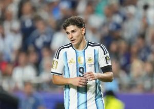Arsenal avança para contratação de Alvarez e acordo por Guimarães