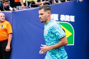 Arsenal inicia negociações diretas por Bruno Guimarães