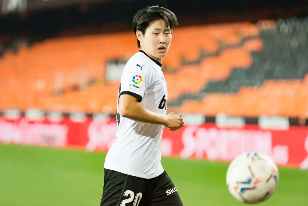 Atlético Madrid oficializa Kang-in Lee, primeiro sul-coreano do clube