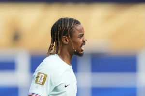 “Barcelona prepares an offer of 80 million for Barcola, Liverpool is watching closely.”