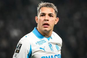 Bayer Leverkusen em negociações com marseille por Facundo Medina