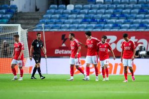 Benfica apresenta-se pior do que na época passada após derrota na suíça
