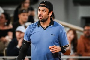 “Berrettini overcomes Wawrinka in an epic battle at Wimbledon farewell.”