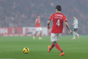 Bournemouth is waiting for António Silva to finalize the signing.