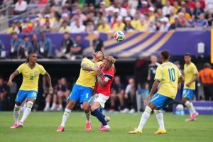 Bruno Guimarães falha penálti decisivo e reacende fantasmas no Brasil