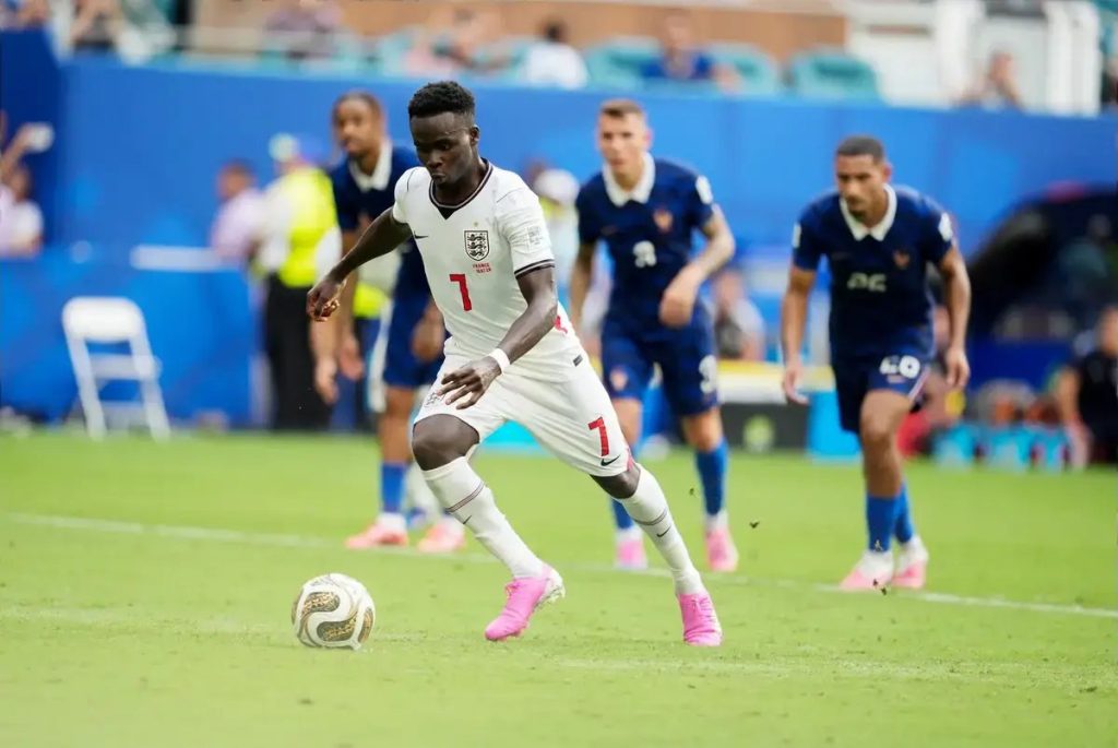 Bukayo Saka criticizes limited playing time in the World Cup and reveals physical condition.