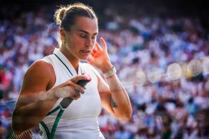 Caroline Wozniacki defends Aryna Sabalenka after criticism of her mentality.