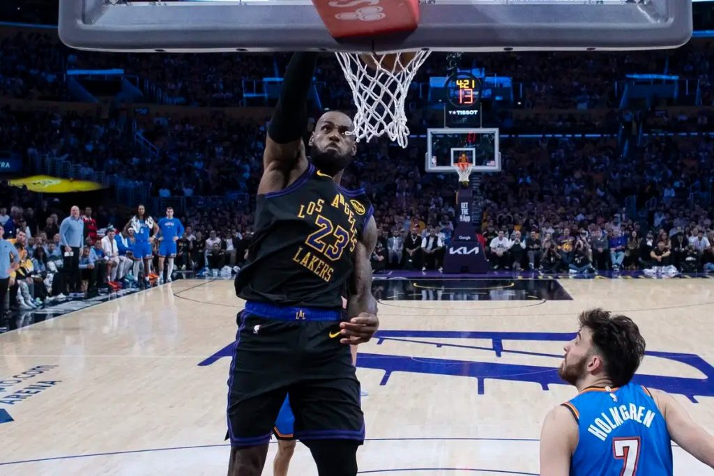 Charles Barkley critica LeBron James mas ignora o próprio passado