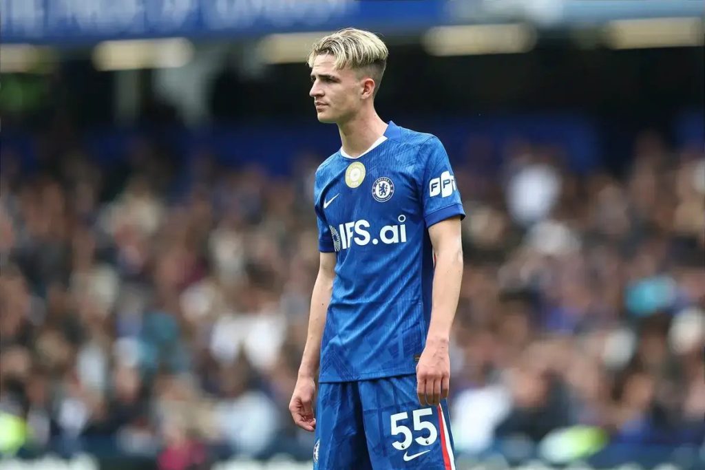 Chelsea loans Jesse Derry to Sporting for the winger’s development.