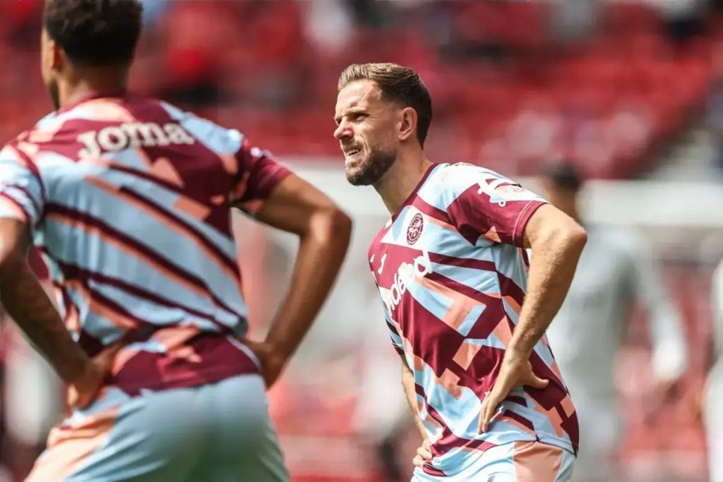 Chelsea interessado em contratar Jordan Henderson e Daniel Welbeck
