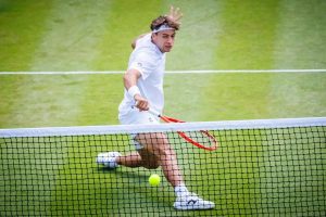 Cobolli eliminates De Minaur and returns to the quarter-finals at Wimbledon.