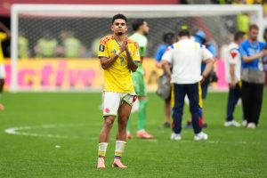 “Colombia misses goals and is eliminated in penalties by Switzerland in the 2026 World Cup.”