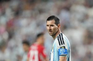 Como travar Lionel Messi na meia-final do mundial entre Inglaterra e Argentina