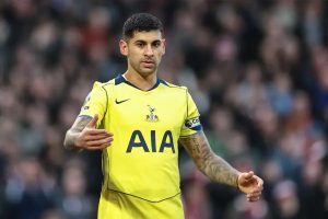 Cristian Romero de saída do Tottenham após época difícil