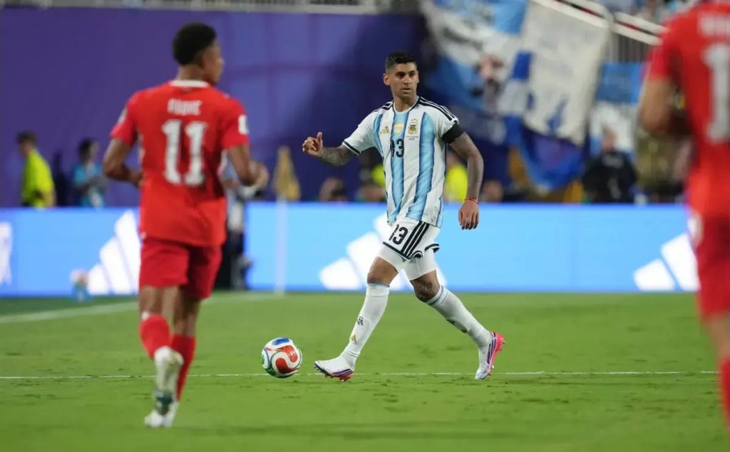 Cristian Romero vai sair do Tottenham com inter e Barcelona interessados