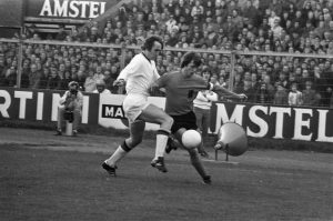 Cristiano Ronaldo e Johan Cruyff entre os melhores sem mundial