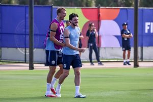 Declan Rice recovers for the decisive match against Argentina.