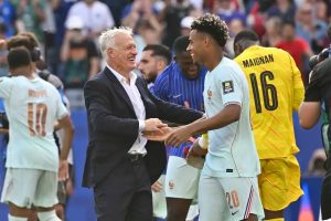 Deschamps revoluciona França rumo às meias-finais do mundial