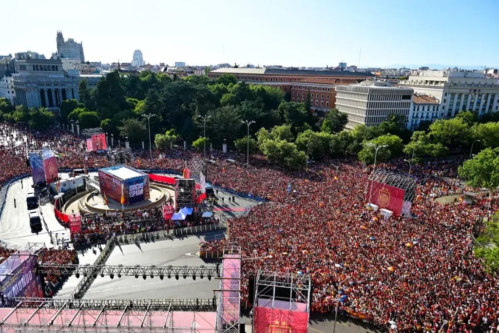 Dois milhões celebram campeões do mundo Espanha em madrid