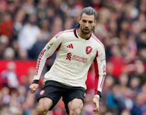 Dominik Szoboszlai assina novo contrato e reforça o Liverpool