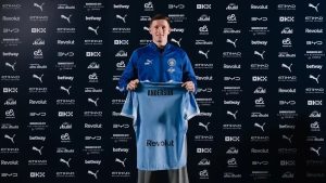 Elliot Anderson assina pelo Manchester City e provoca Manchester United