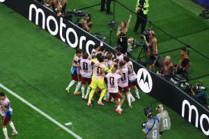 Espanha recupera identidade no mundial com estilo que divide opiniões