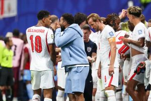 FIFA considers changing the time of the Mexico-England match due to extreme heat.