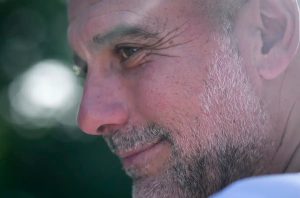 Guardiola reúne-se com Maldini e Leonardo para discutir seleção Italiana