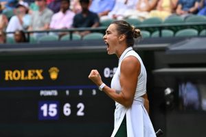 Aryna Sabalenka defeats Jelena Ostapenko and advances to the round of 16 at Wimbledon with an authoritative performance.