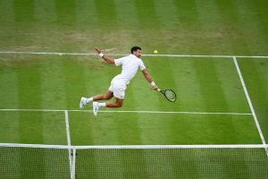 “Djokovic defends Serena Williams after criticism on her return to Wimbledon.”