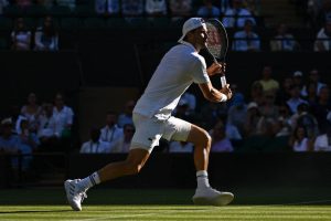 Grigor Dimitrov regressa em grande e brilha novamente em Wimbledon