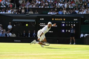 Djokovic defeats Rinderknech and advances to the round of 16 at Wimbledon.