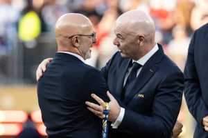 Infantino defende mundial com 64 equipas para incluir países pequenos
