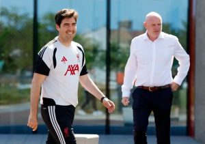 Iraola pode salvar o Liverpool após época desastrosa com slot