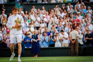 Jannik Sinner conquista Wimbledon e encanta a itália
