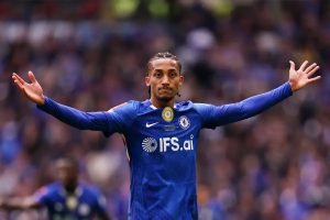 João Pedro brilha com hat-trick na vitória do Chelsea com xabi alonso