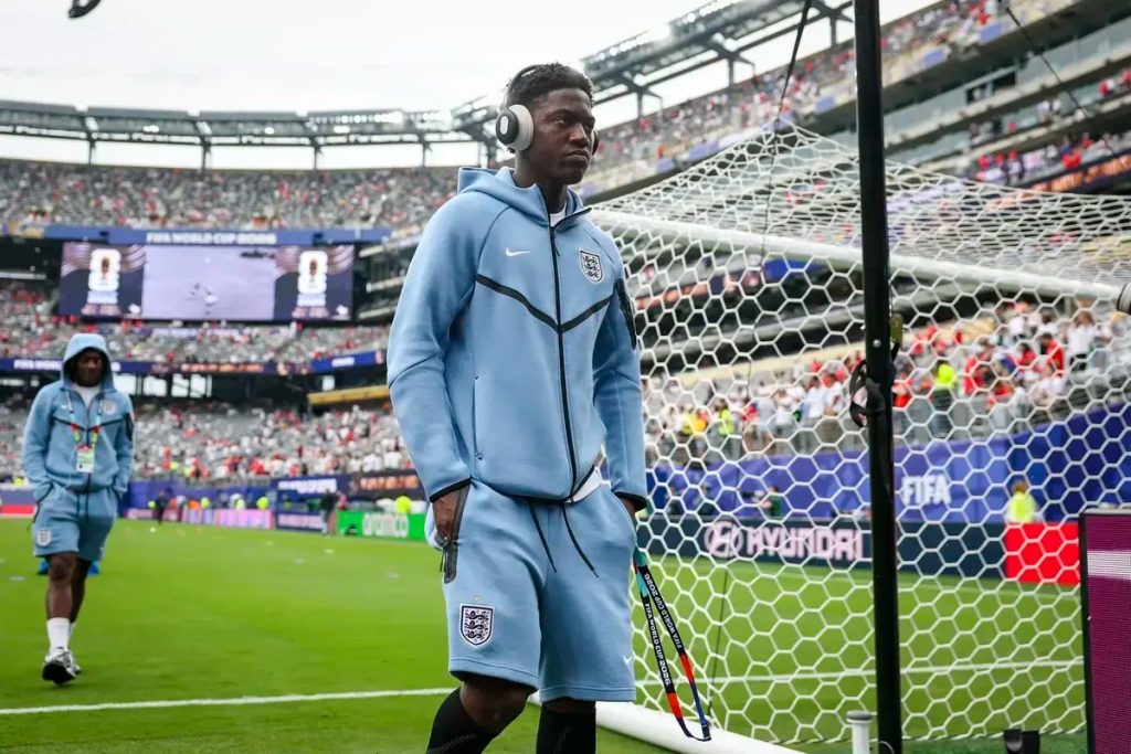Kobbie Mainoo frustrado pela falta de minutos no mundial da Inglaterra