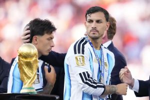 Leandro Paredes preparado para jogar pelo Boca Juniors após polémica no mundial