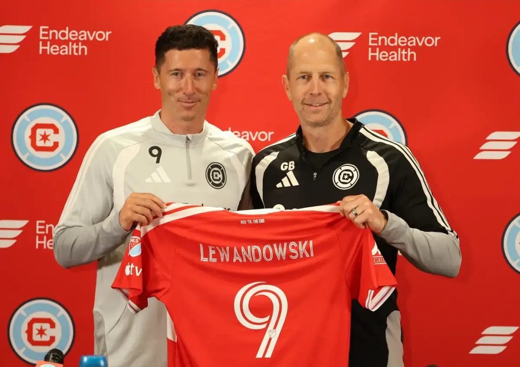 Lewandowski questiona uso de ‘soccer’ na sua apresentação no Chicago Fire