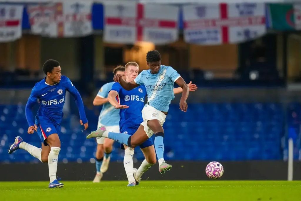 Manchester United assegura contratação do médio Karim Cassim ao city