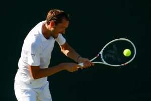 “Medvedev eliminated by Struff at Wimbledon and admits great disappointment.”