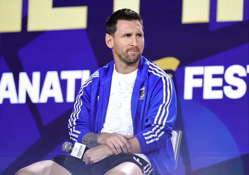 “Messi focuses on the team and not on the spotlight in the World Cup final.”