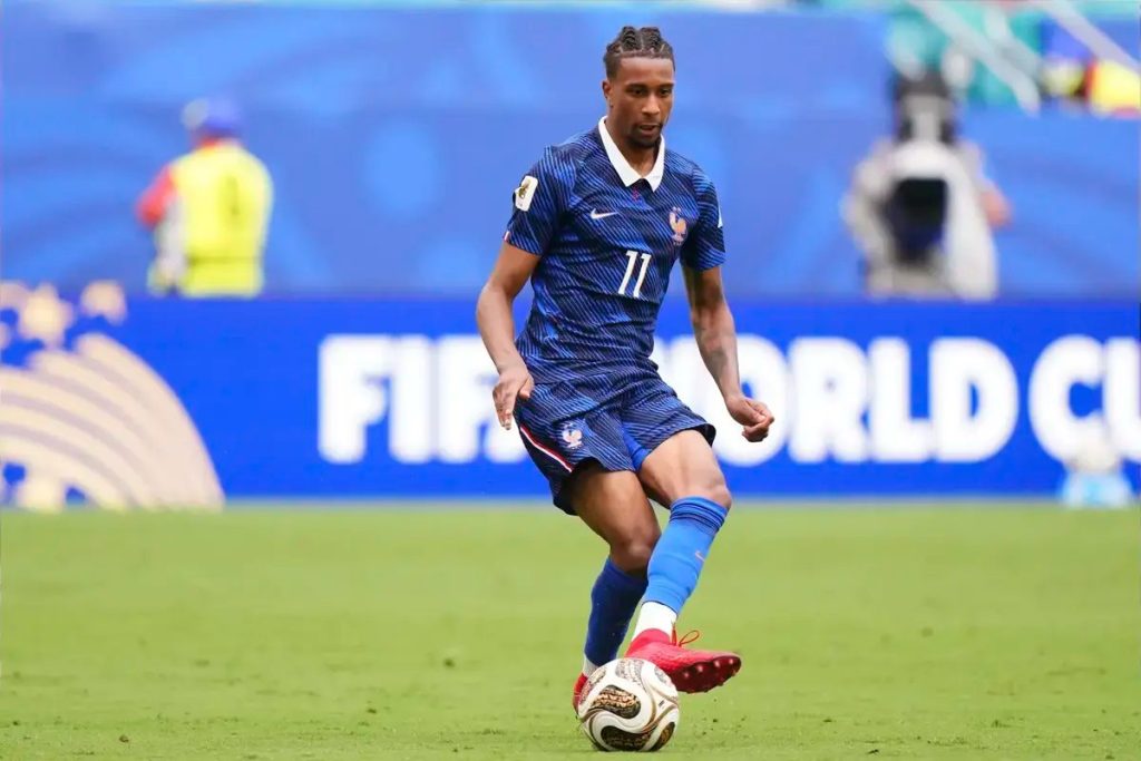 Michael Olise bate recorde de Pelé em assistências no mundial 2026