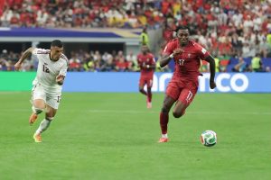 Milan pode vender Rafael Leão ao Aston Villa para financiar reforços