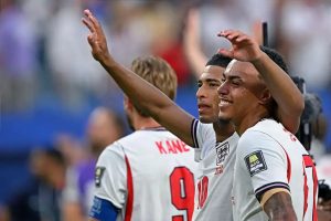 Morgan Rogers vai estrear-se a titular pela direita contra a argentina