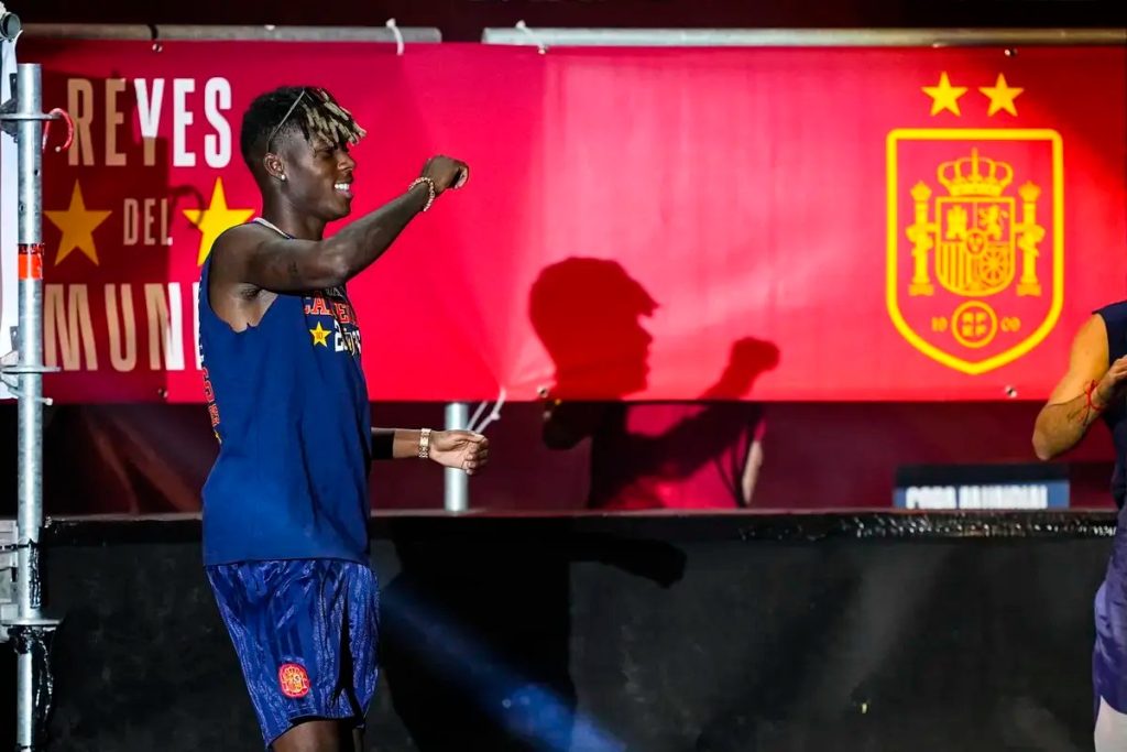 Nico Williams rejeita Arsenal apesar do interesse crescente