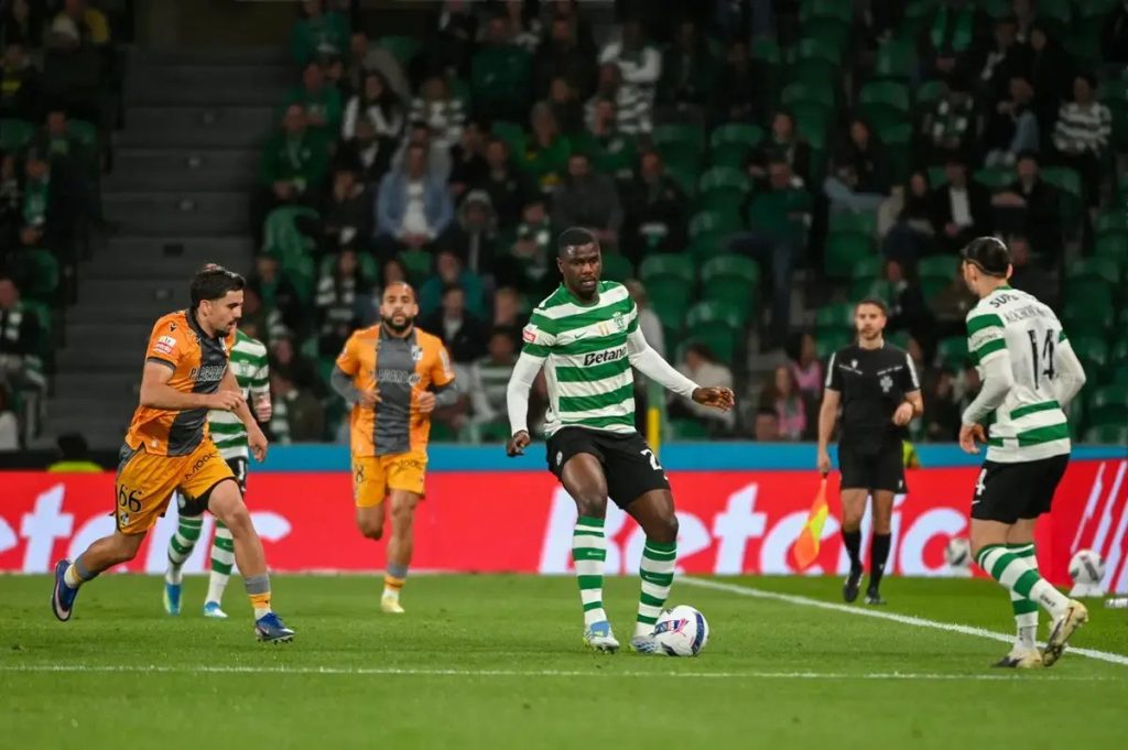 Nottingham Forest avança para contratação de Ousmane Diomande