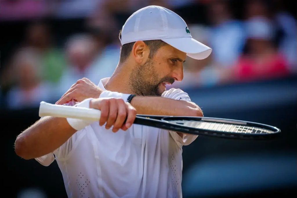 Novak Djokovic concorda com Agassi sobre fim da carreira